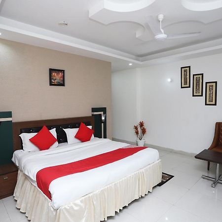Super Capital O Levanti Near Aravali Biodiversity Park Gurgaon Buitenkant foto
